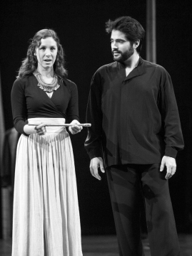 Julia Bullock (Pamina) és Roger Padullès (Tamino). Schiller Kata felvétele